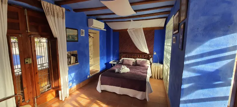 Habitacion cama dobre azul